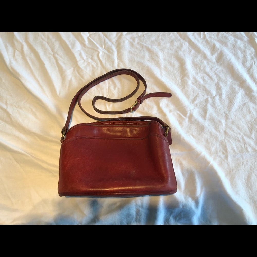 Vintage Coach crossbody in Maroon leather